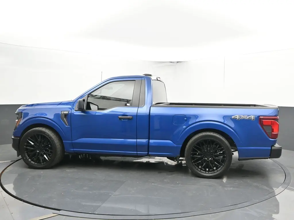 2025 Ford F-150 XL photo 2