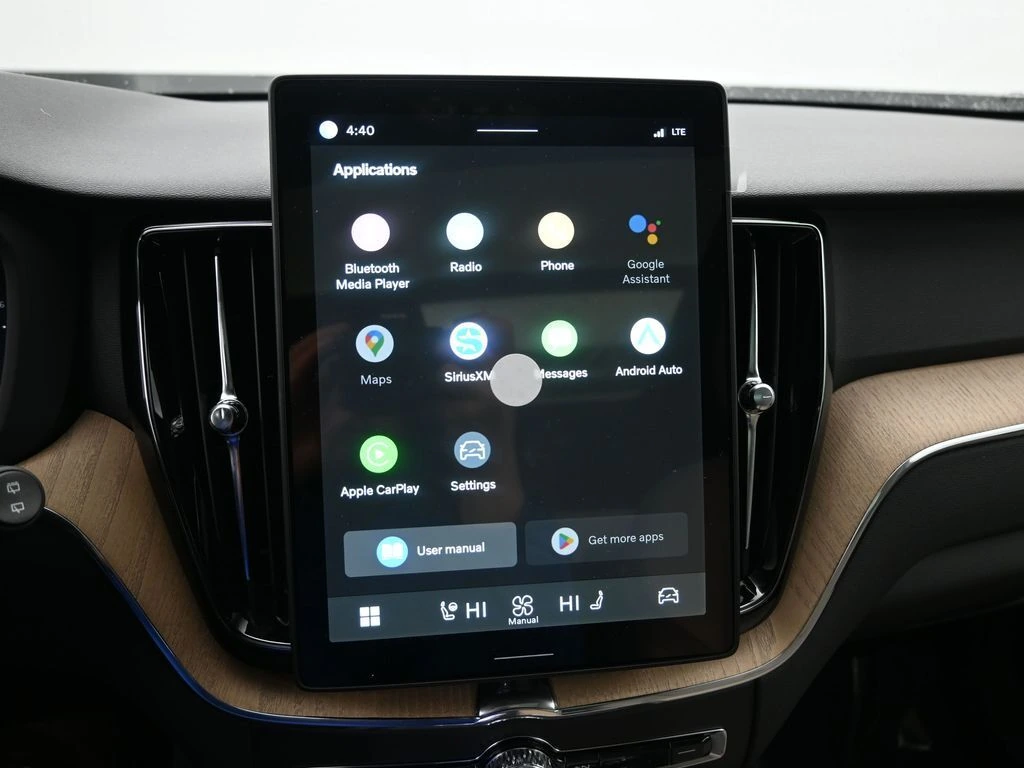 2026 Volvo - image 12