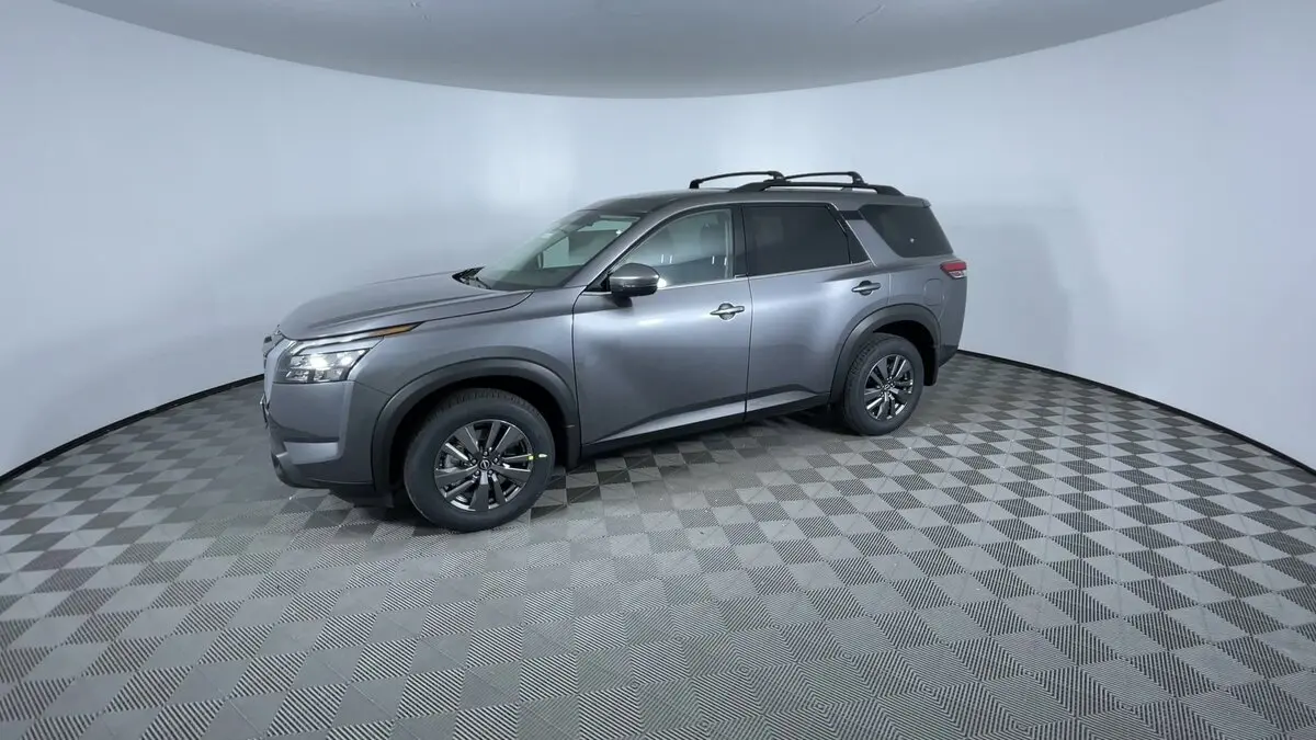 2025 Nissan Pathfinder SV photo 3