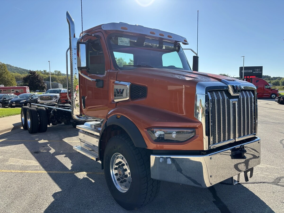2027 Western Star 49X — photo 3