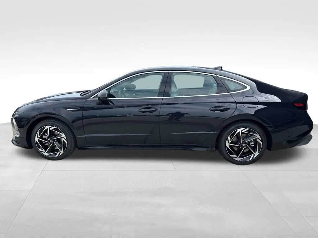 2026 Hyundai Sonata SEL Sport photo 9
