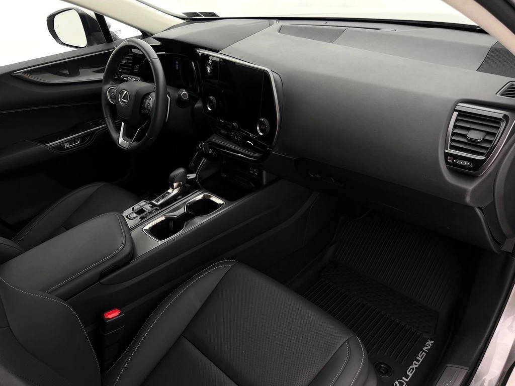 2024 Lexus NX 350 - Photo 13