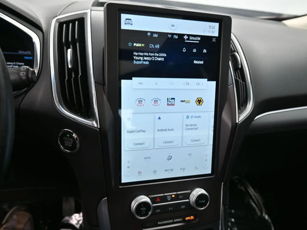 2021 Ford Edge Titanium photo 26
