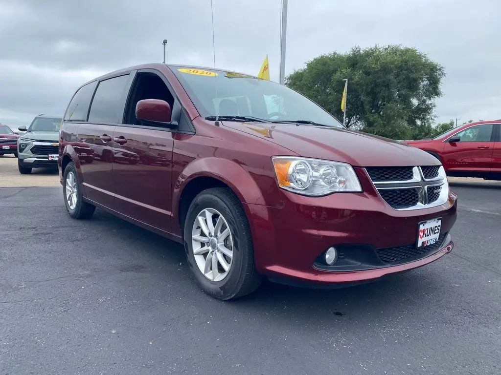 Used 2020 Dodge Grand Caravan SE Plus with VIN 2C4RDGBGXLR236549 for sale in Morrison, IL