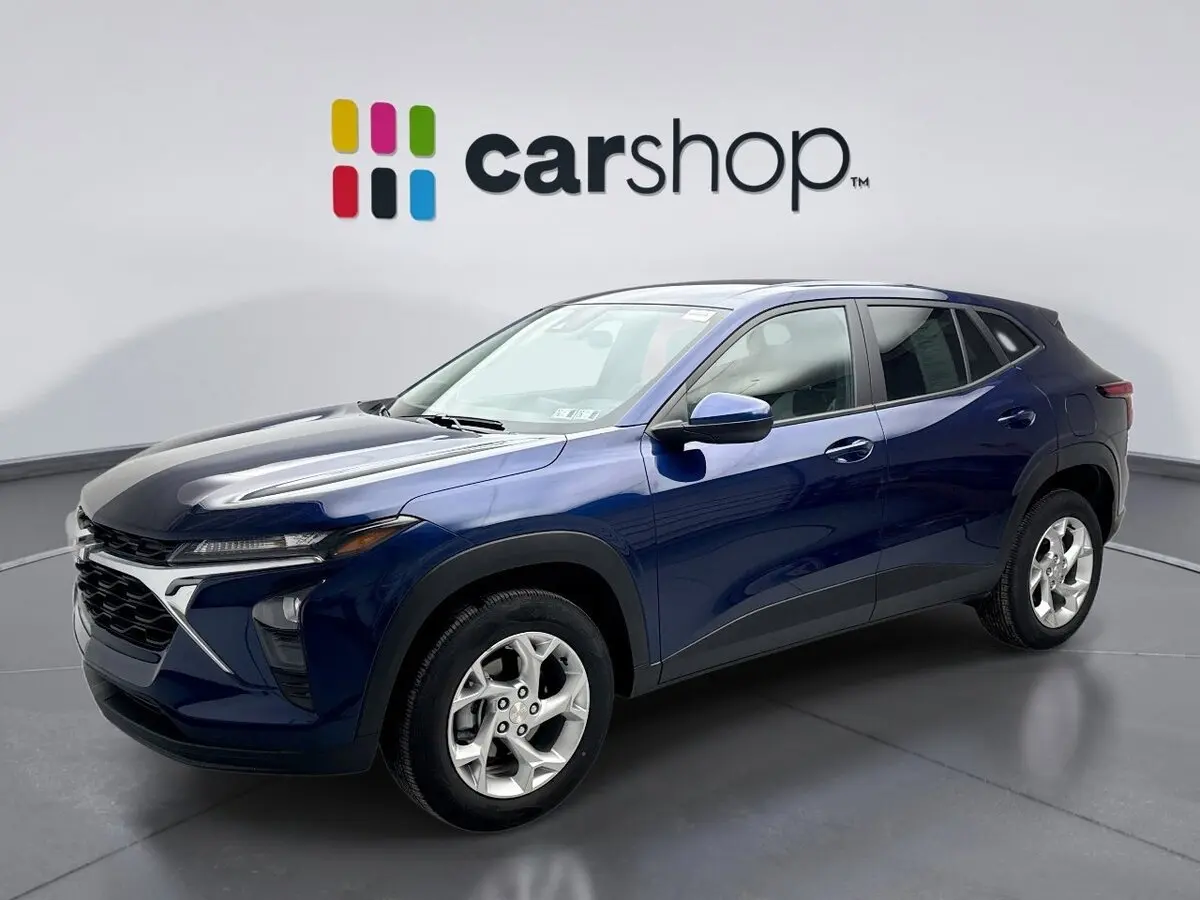 2024 Chevrolet Trax LS's photo