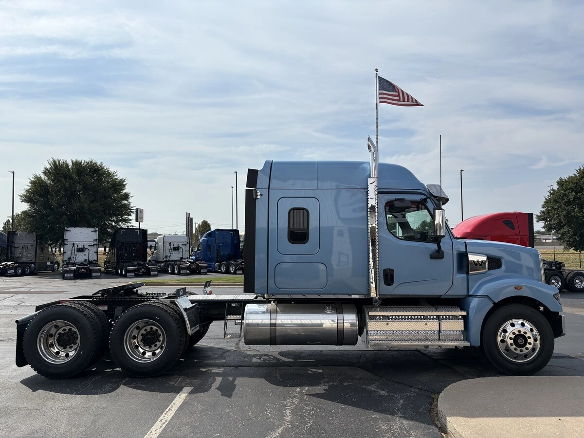 2027 Western Star 49X — photo 8
