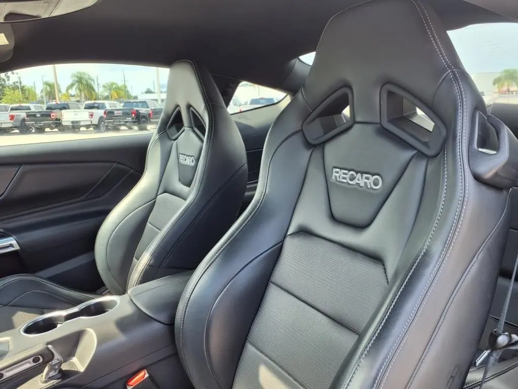 2025 Ford Mustang GT Premium photo 15