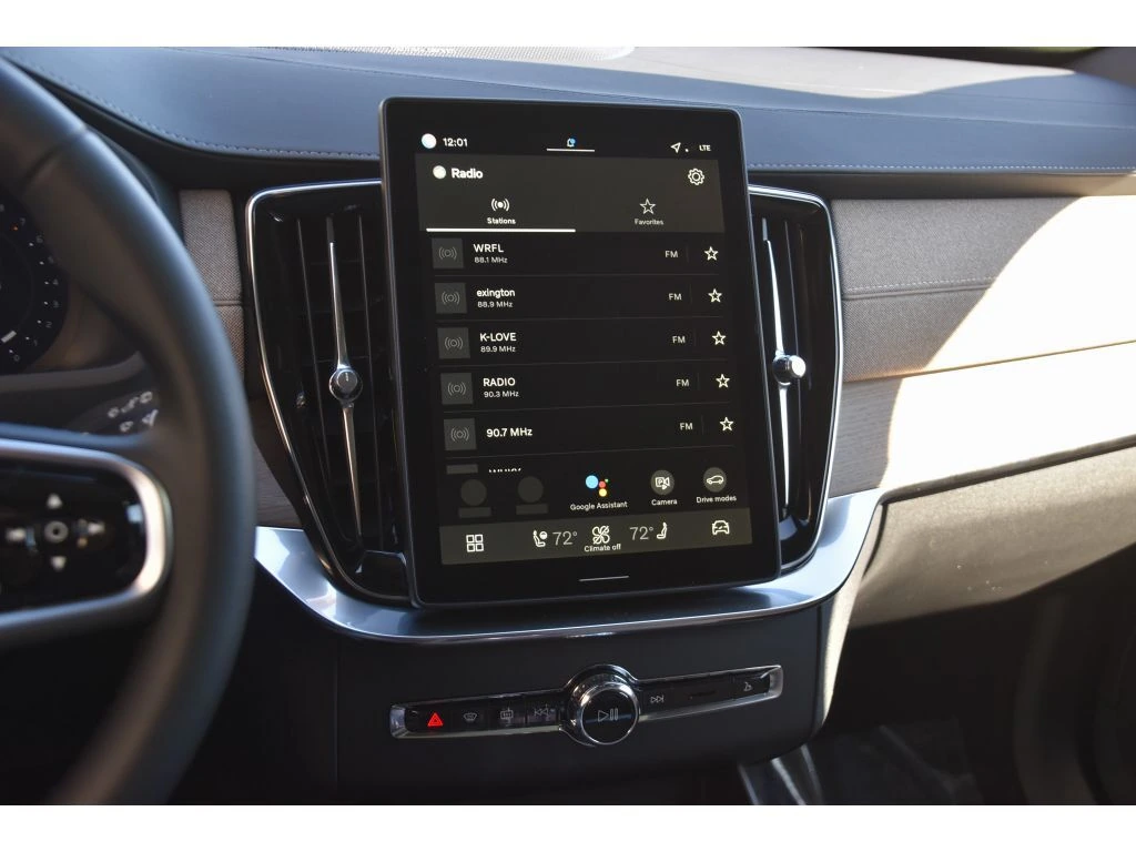 2026 Volvo - image 20