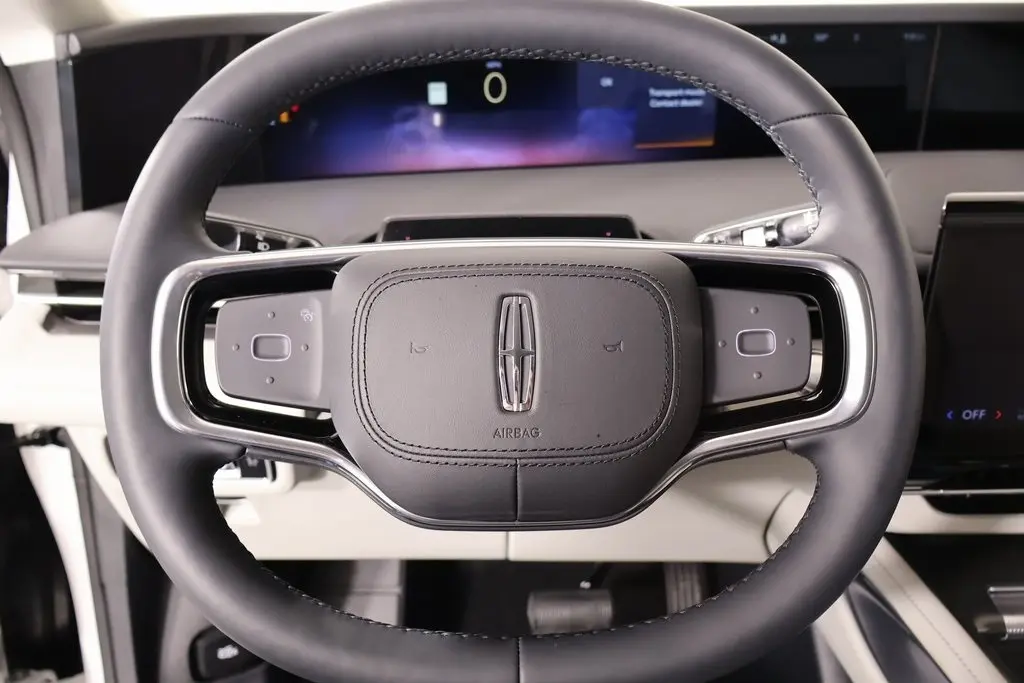 2026 Lincoln Nautilus Premiere photo 3