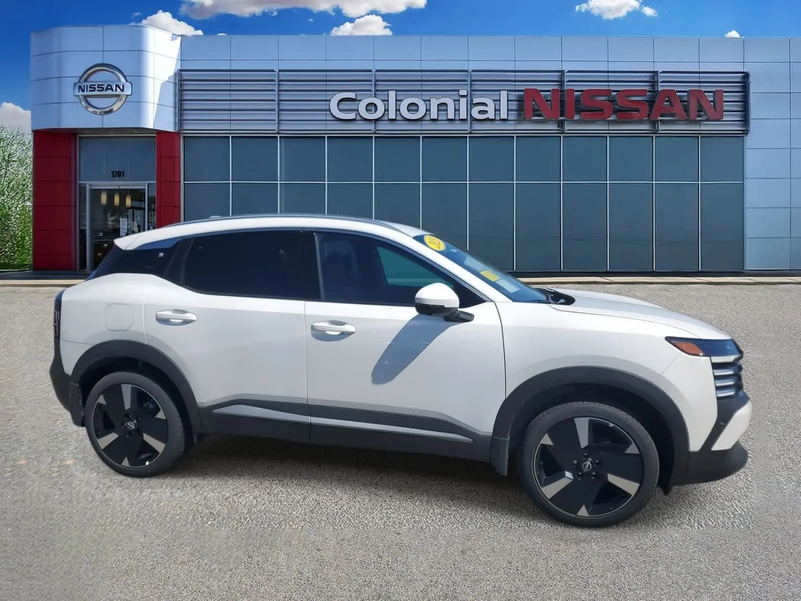 2025 Nissan Kicks SR photo 3