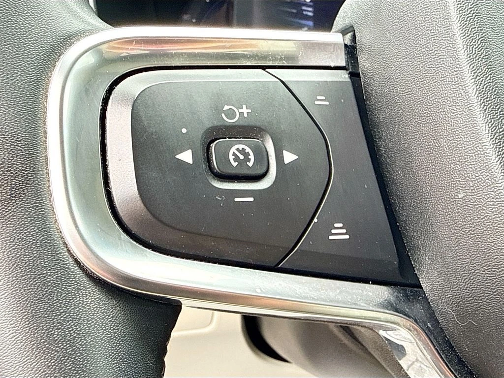 2023 Volvo XC40 Plus - Photo 37
