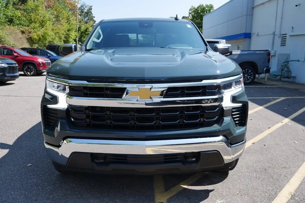2026 Chevrolet Silverado 1500 LT1 photo 3