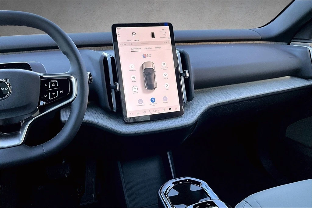 2026 Volvo - image 6