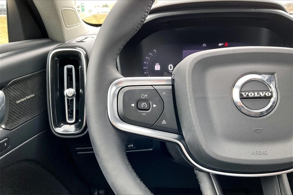 2024 Volvo - image 11