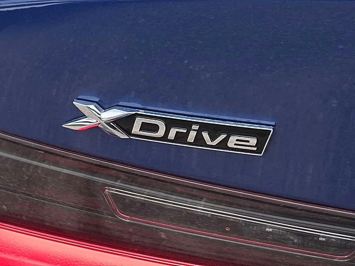 2025 BMW 3 Series 330i - Photo 28