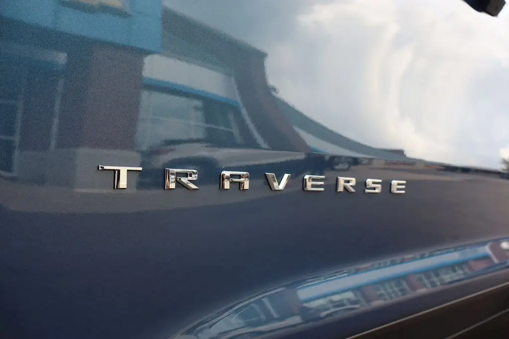 2026 Chevrolet Traverse 2LT photo 6