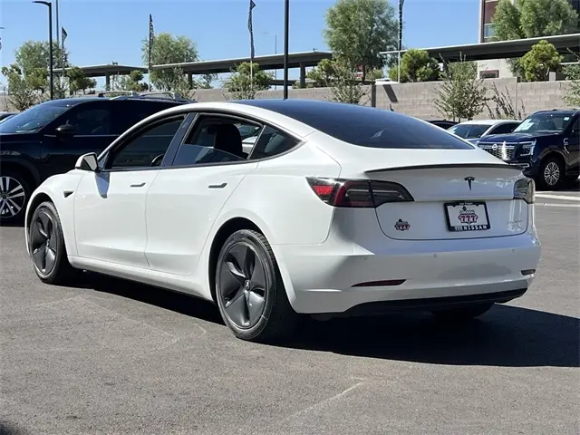2019 Tesla Model 3 Long Range photo 3
