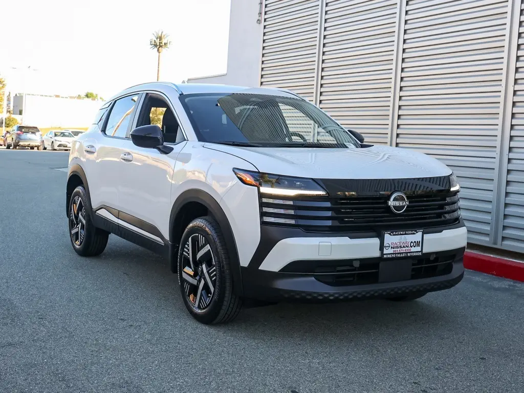 2026 Nissan KICKS SV's photo