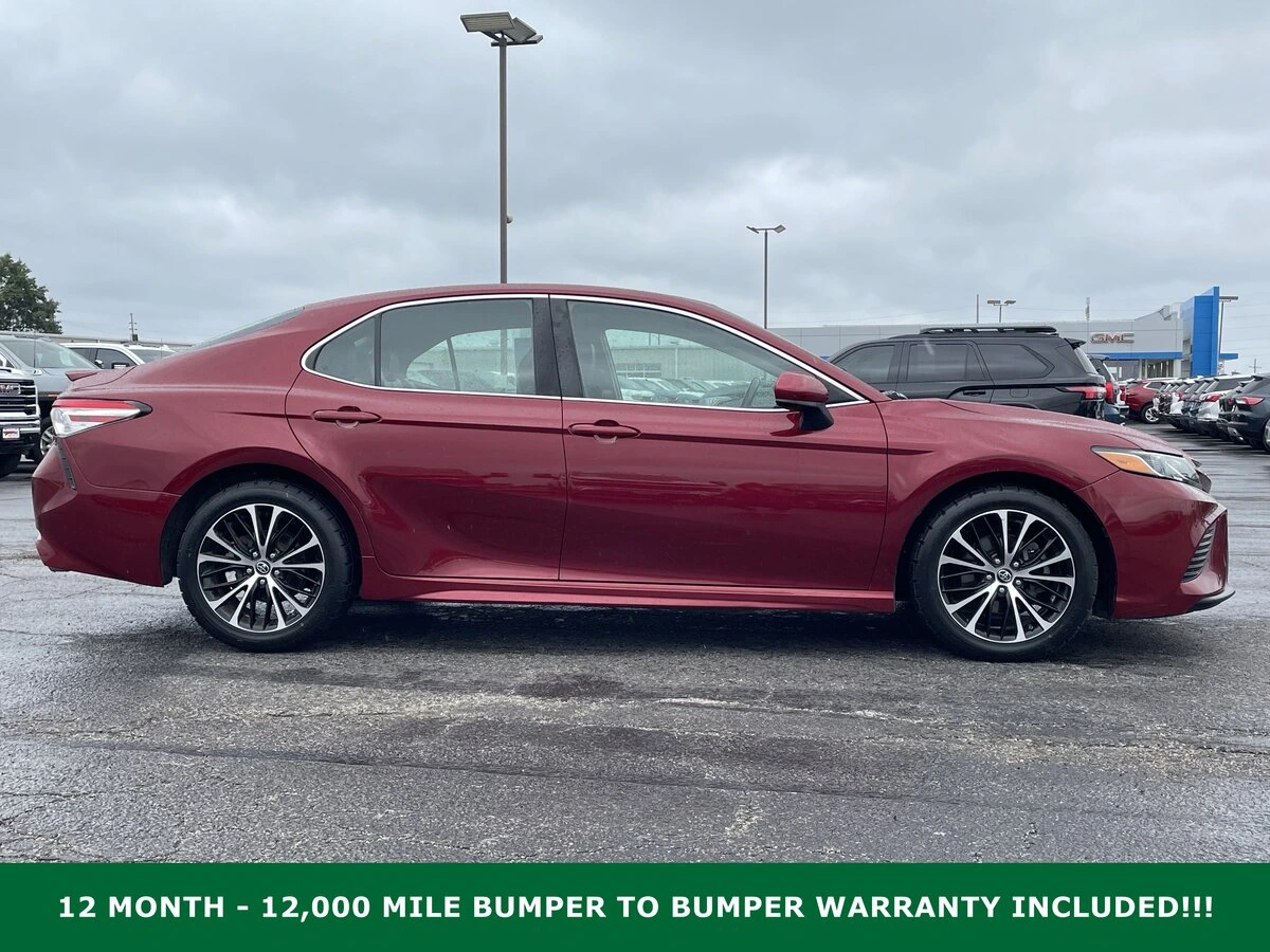 Used 2018 Toyota Camry SE with VIN 4T1B11HK1JU656277 for sale in Kirksville, MO