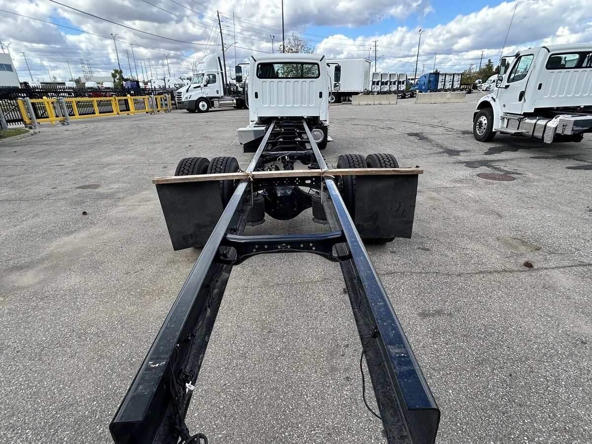2027 Freightliner M2 106 — photo 4