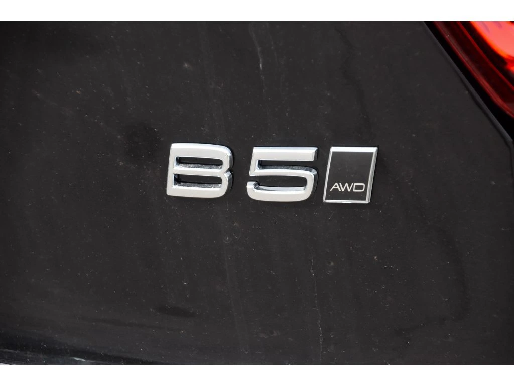 2026 Volvo - image 28