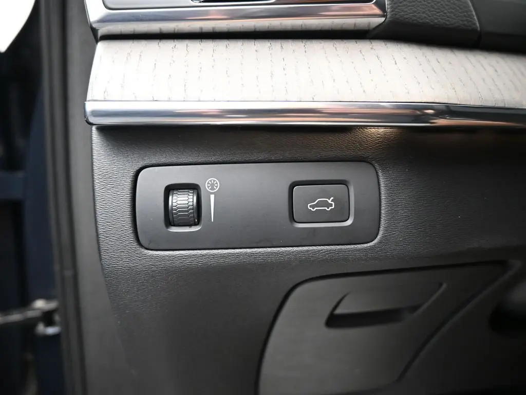 2021 Volvo XC90 T6 AWD Inscription photo 22