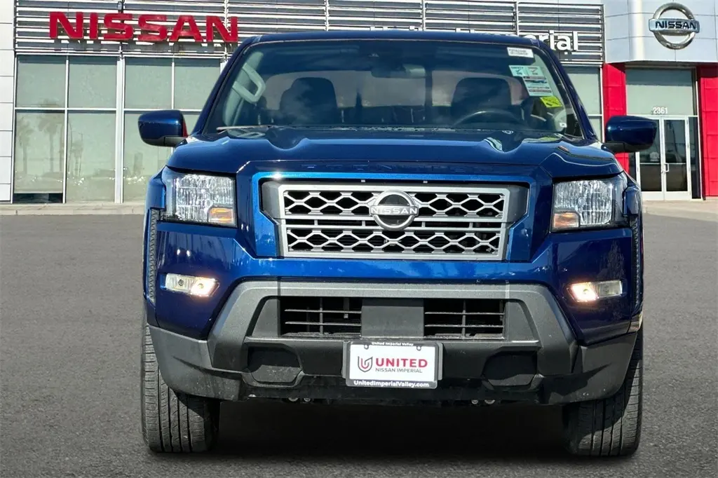 2022 Nissan Frontier SV photo 9