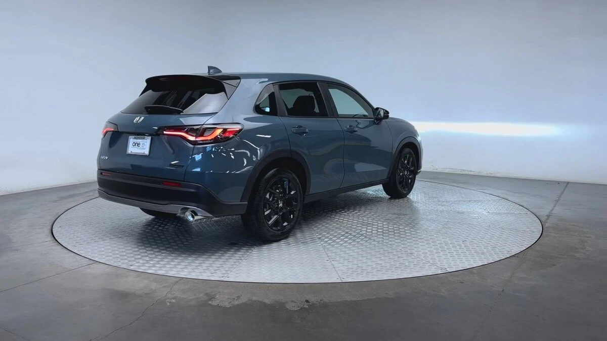 2025 Honda HR-V Sport - Photo 8