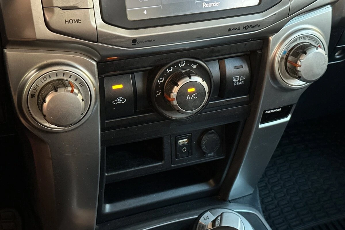 2019 Toyota 4Runner SR5 - Photo 20