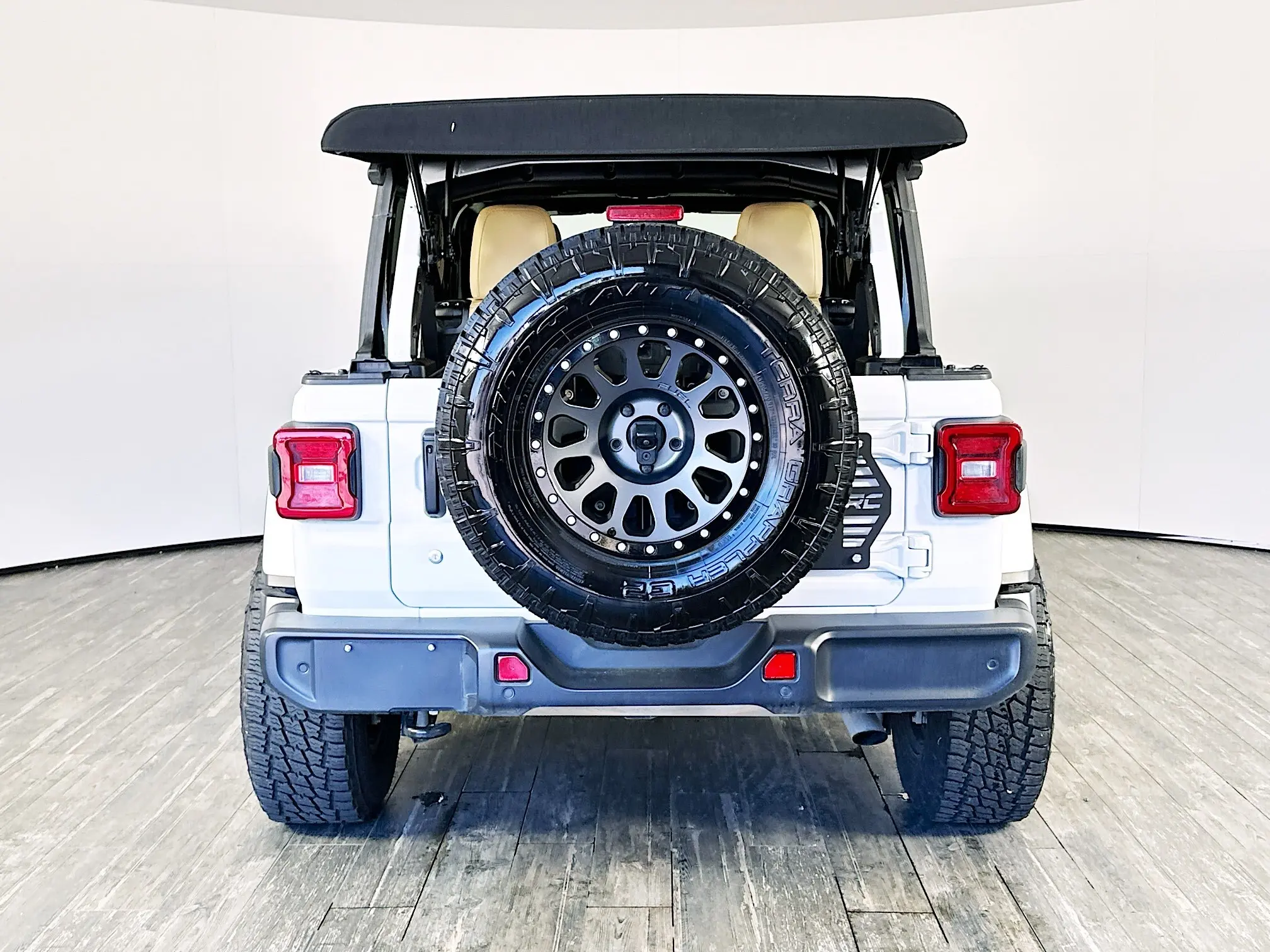 2019 Jeep Wrangler Unlimited Sahara photo 4