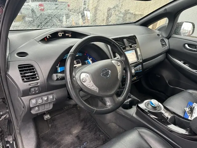 2013 Nissan Leaf SL photo 11