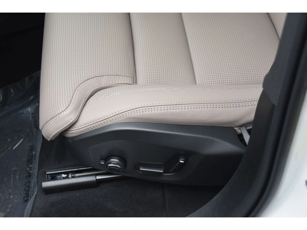 2026 Volvo - image 34