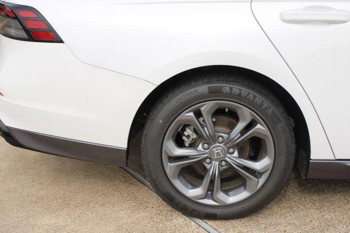 2023 Honda Accord Hybrid EX-L - Photo 12