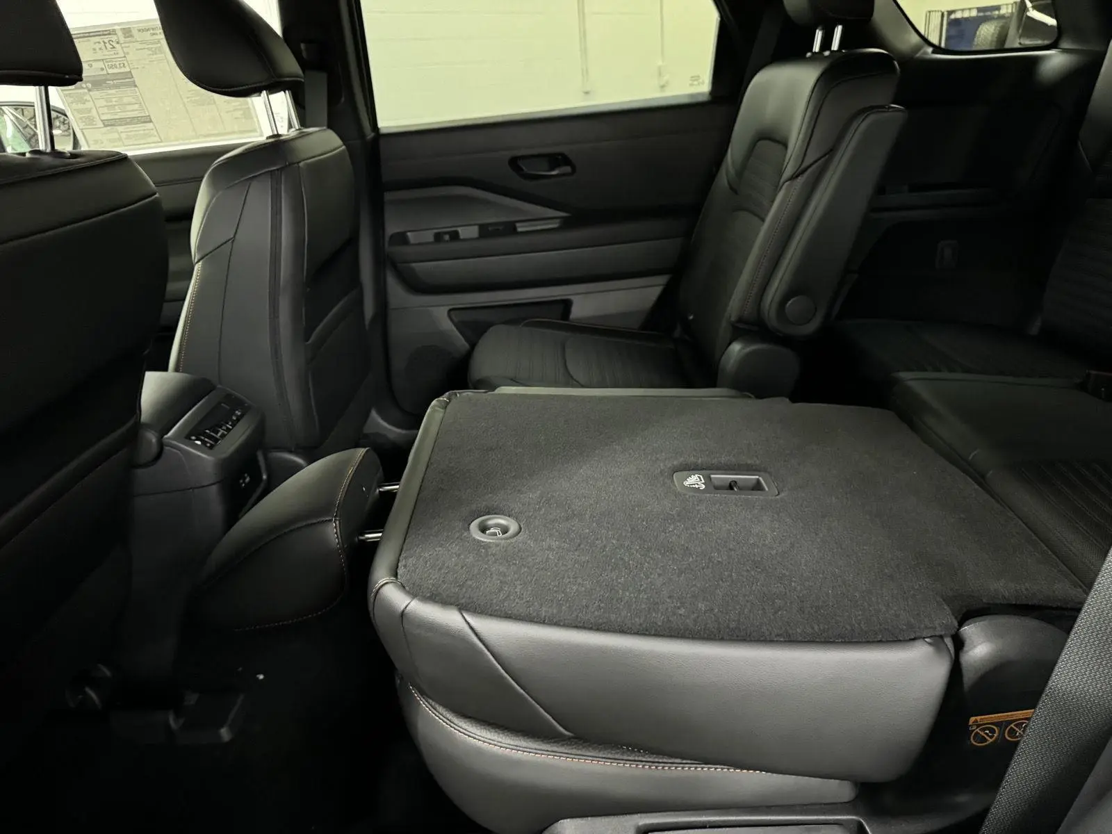 2025 Nissan Pathfinder Rock Creek photo 23