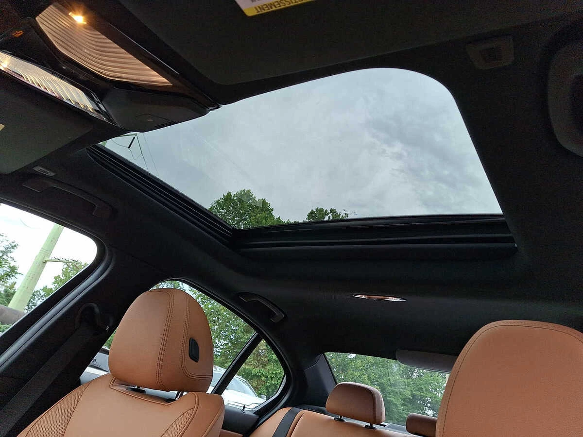 2023 BMW 3 Series 330i - Photo 12