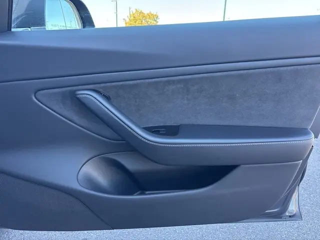 2018 Tesla Model 3 Long Range photo 9