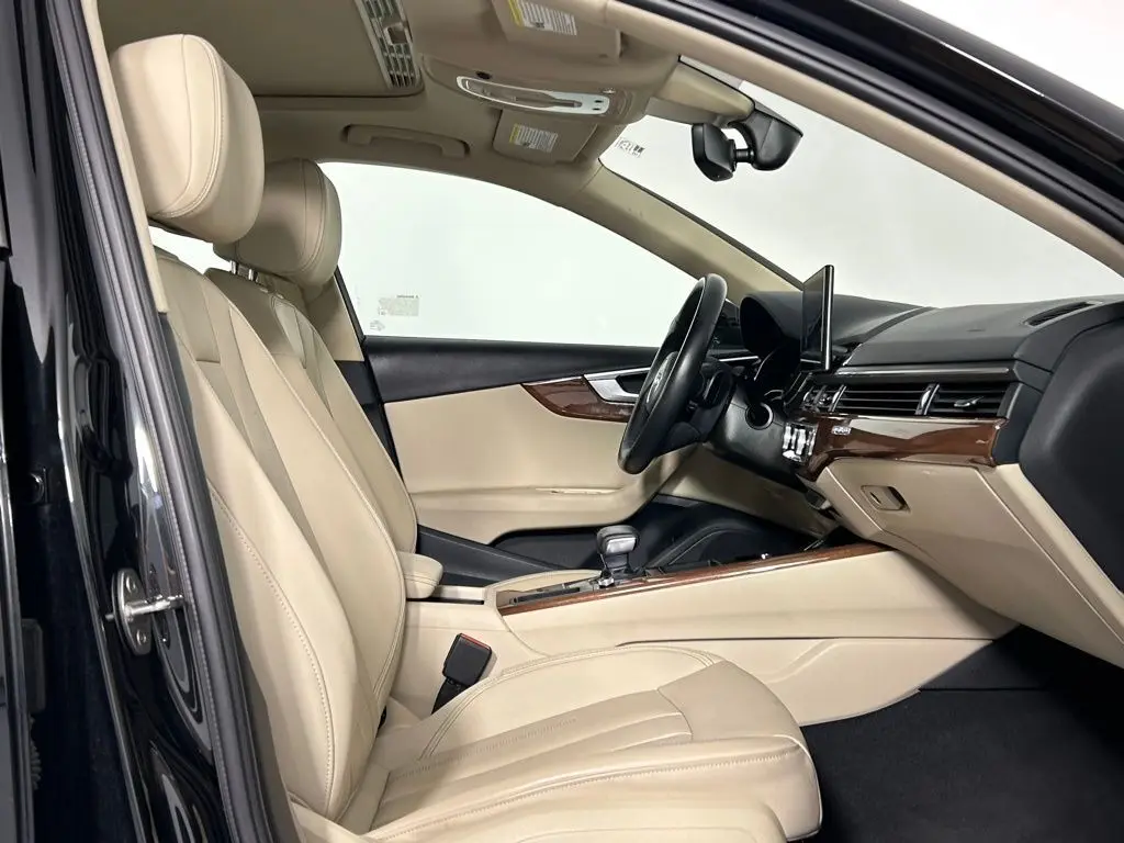 2022 Audi A4 40 Premium Quattro photo 9