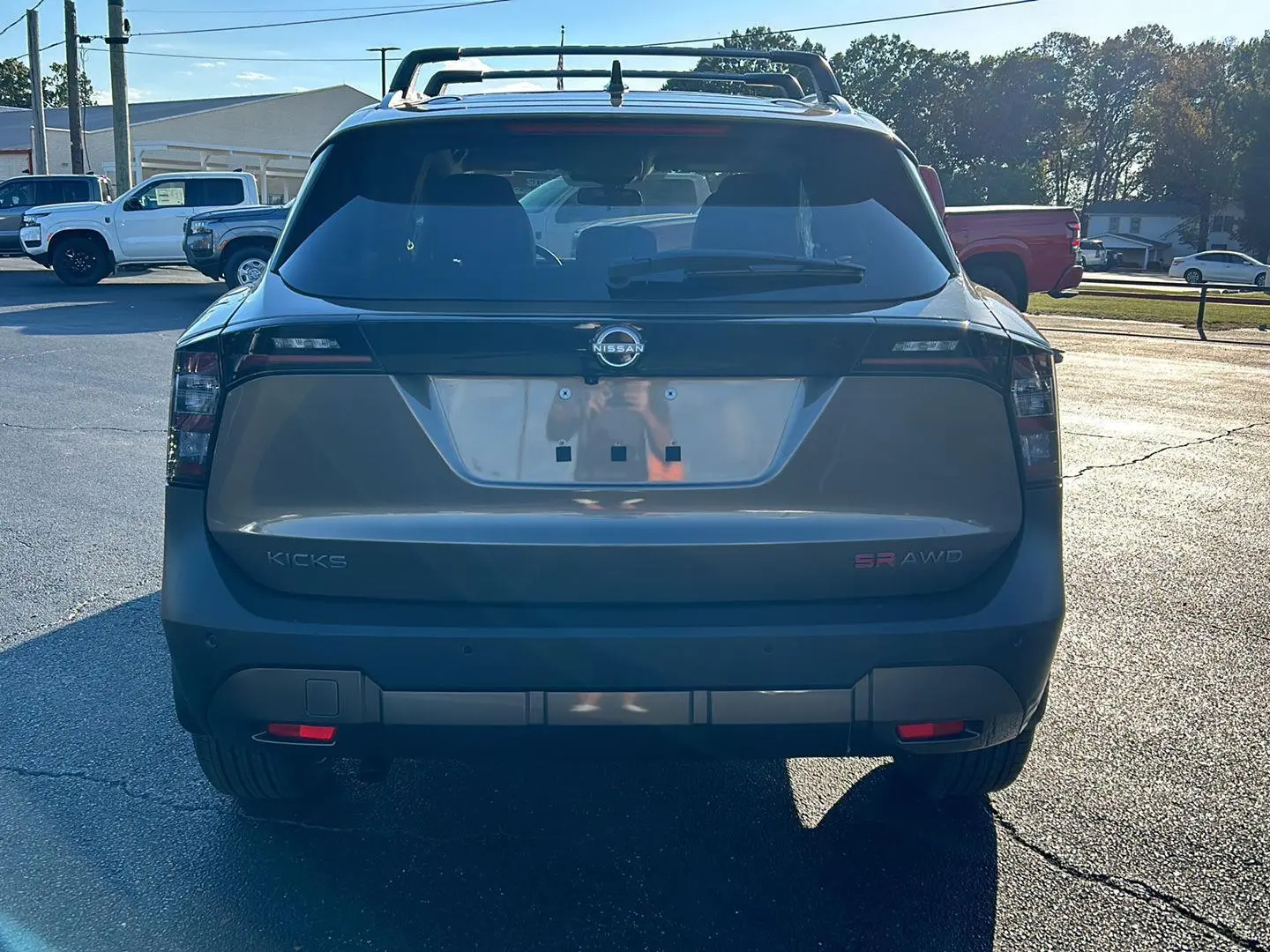 2026 Nissan Kicks SR photo 5