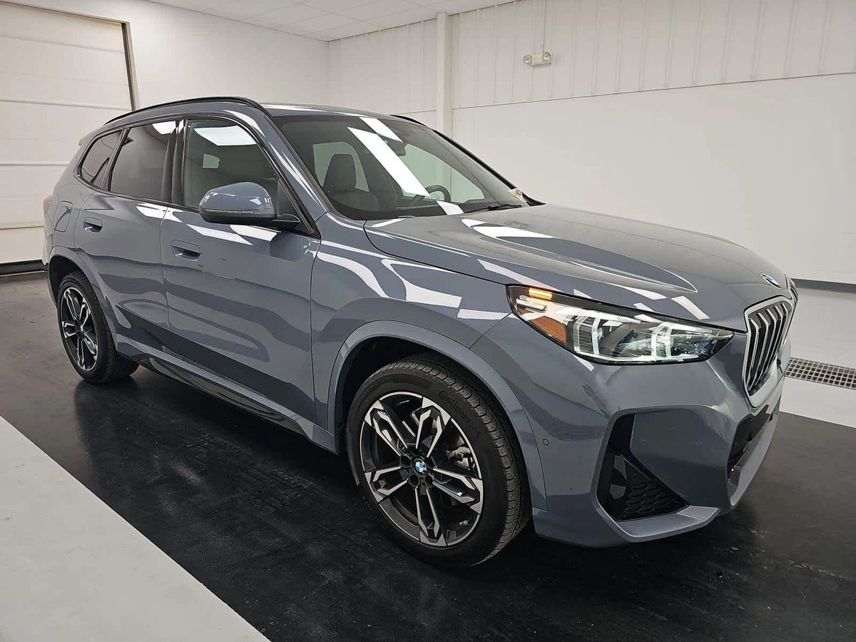 2025 BMW X1 xDrive28i's photo
