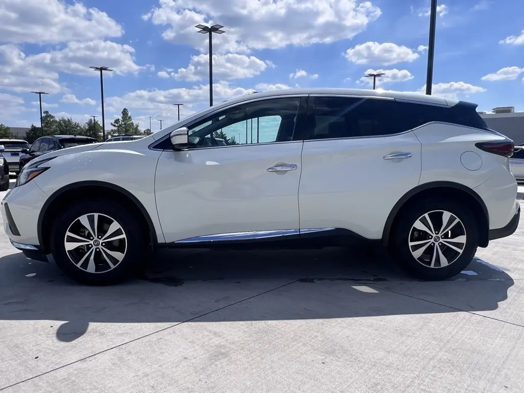 2020 Nissan Murano S photo 2