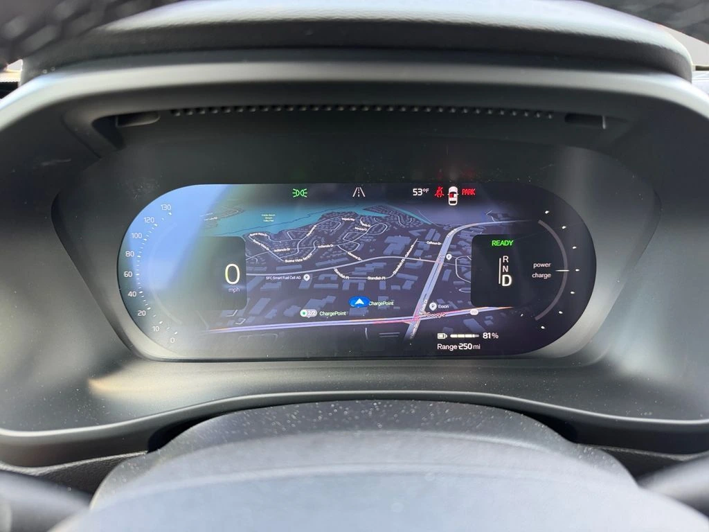 2026 Volvo - image 24