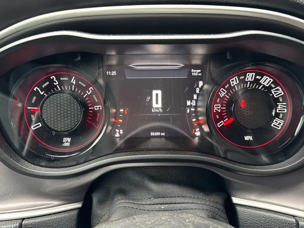 2019 Dodge Challenger SXT photo 4