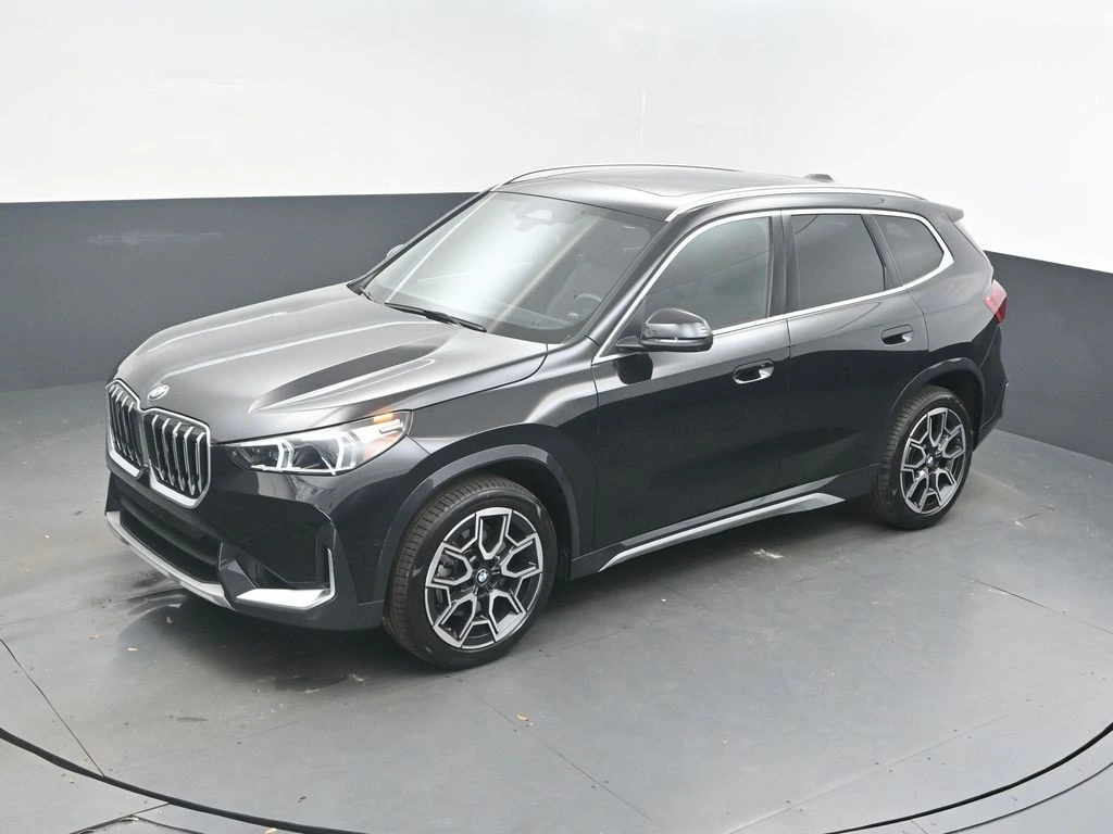 2025 BMW X1 28i's photo