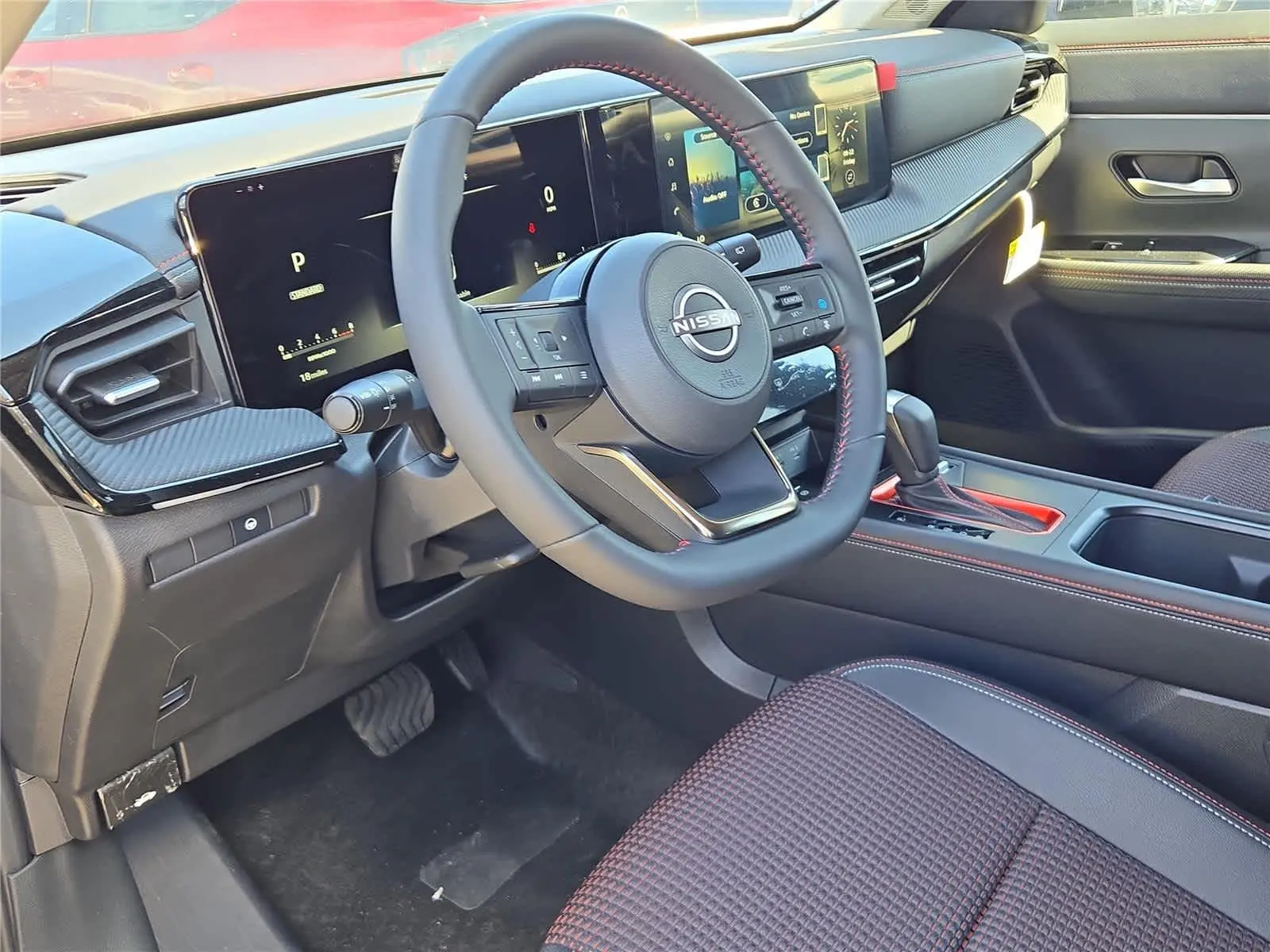 2025 Nissan Kicks SR photo 6