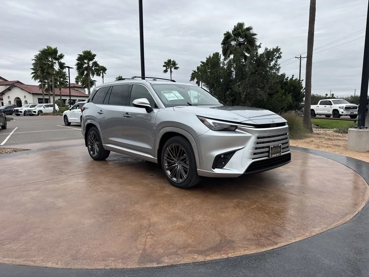 2026 Lexus TX Luxury's photo