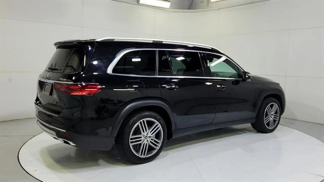 2026 Mercedes-Benz GLS 8