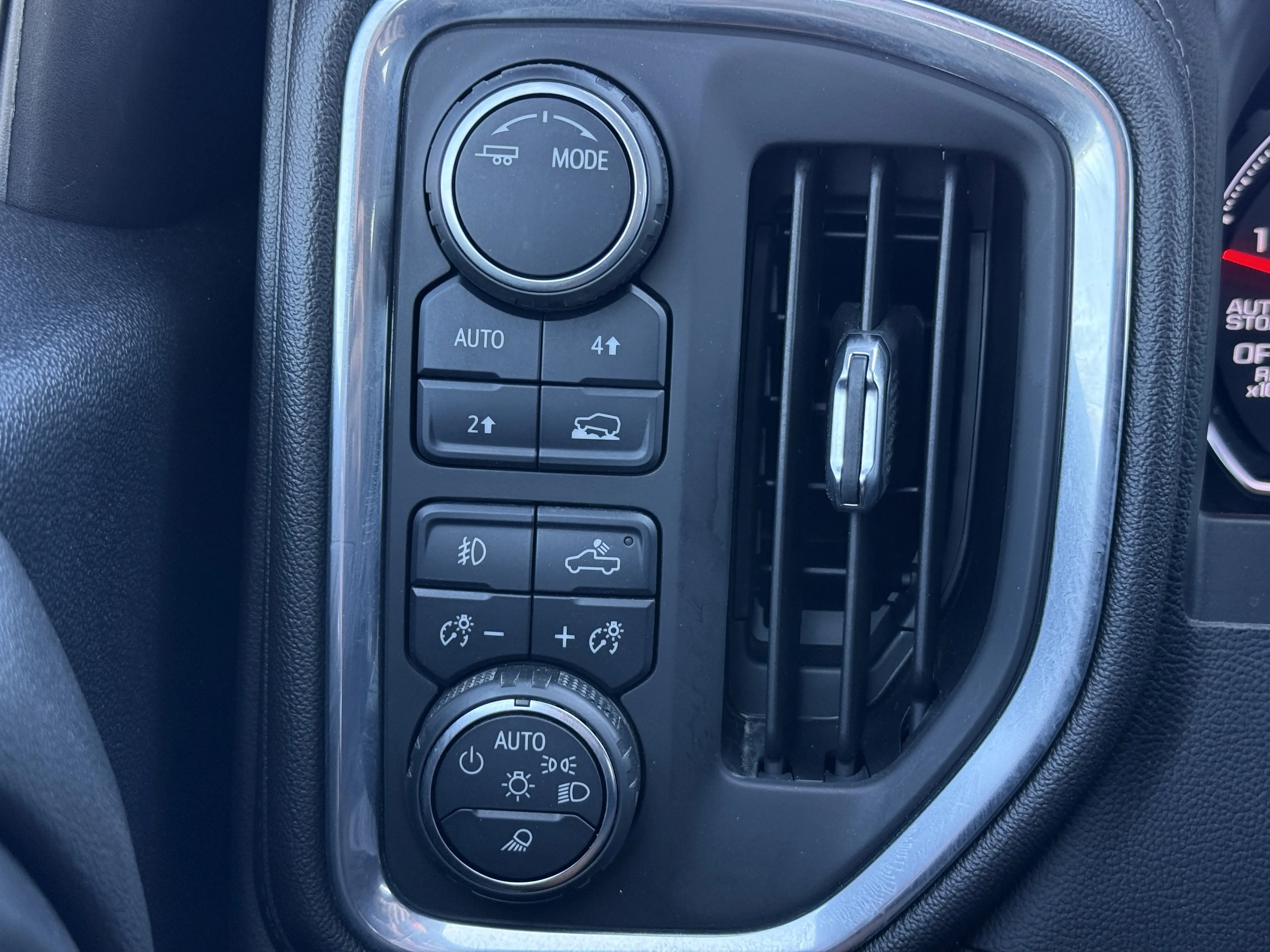 2022 Chevrolet Silverado 1500 RST photo 23
