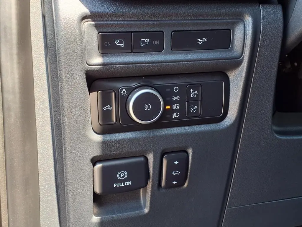 2022 Ford F-150 XLT photo 28