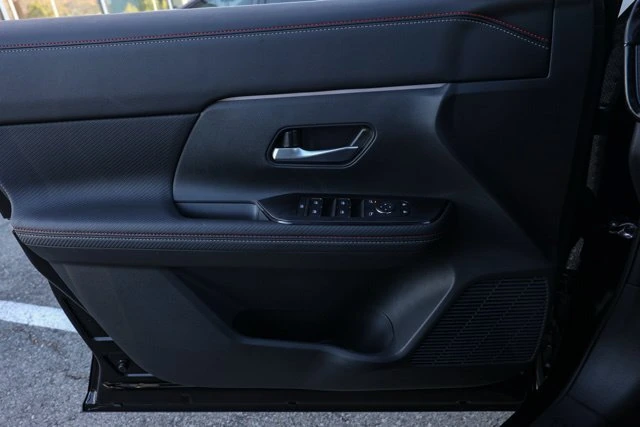 2025 Nissan Kicks SR - Photo 23