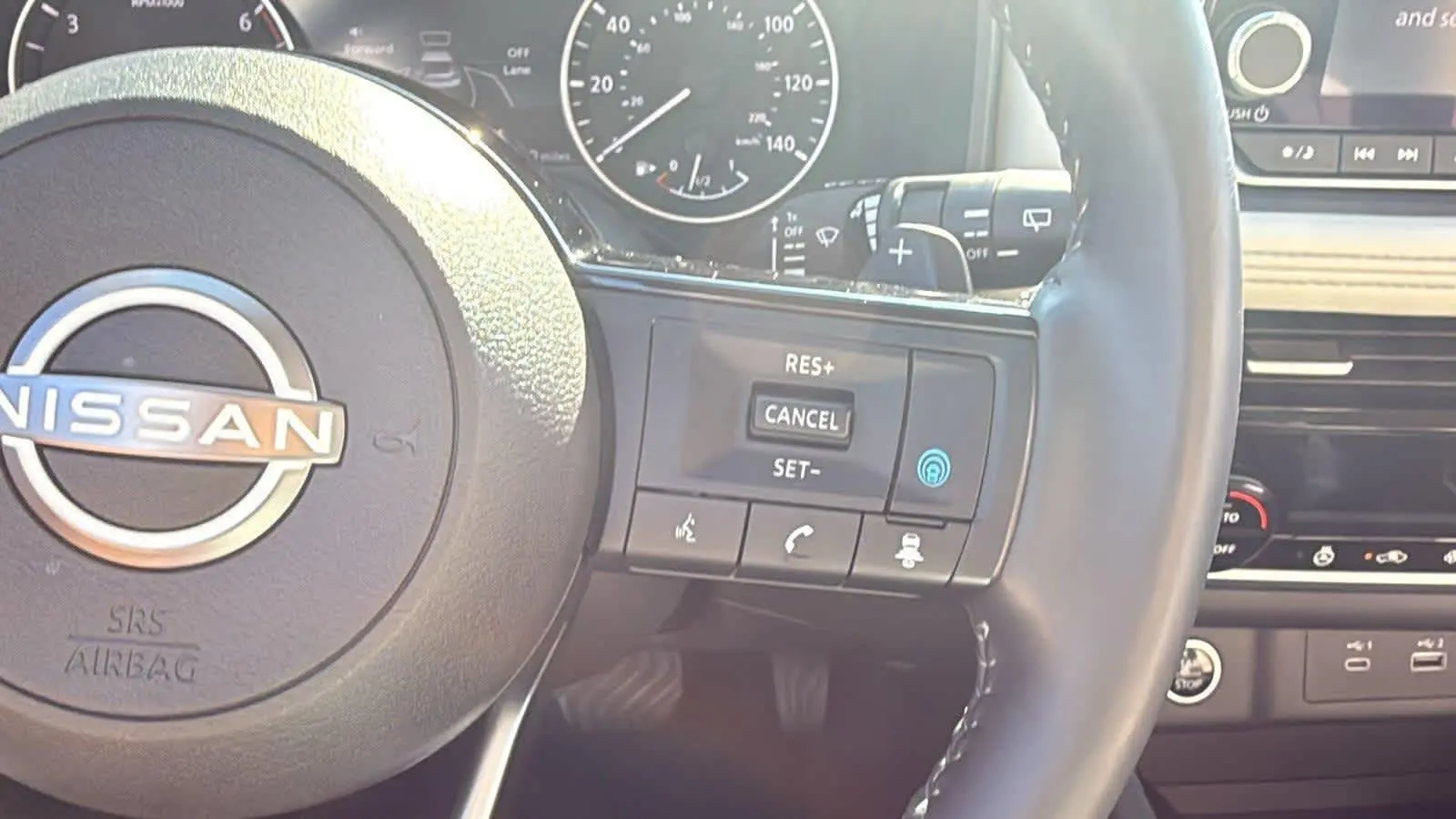 2022 Nissan Rogue SV photo 11